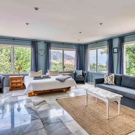 Morera Bed & Breakfast